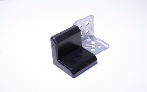 уголок декоративный 28*28 чёрный купить в https://rmkmasterium.ru/