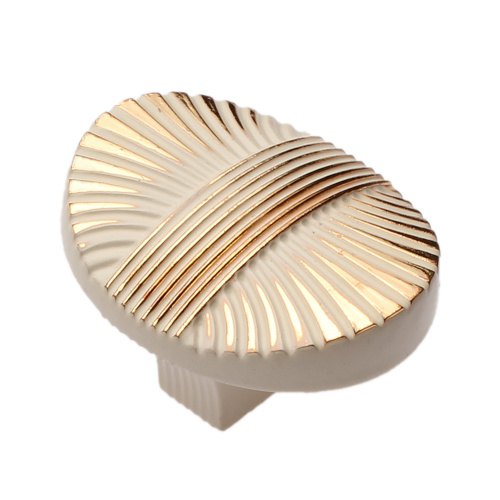 ручка кнопка gold/milk купить в https://rmkmasterium.ru/