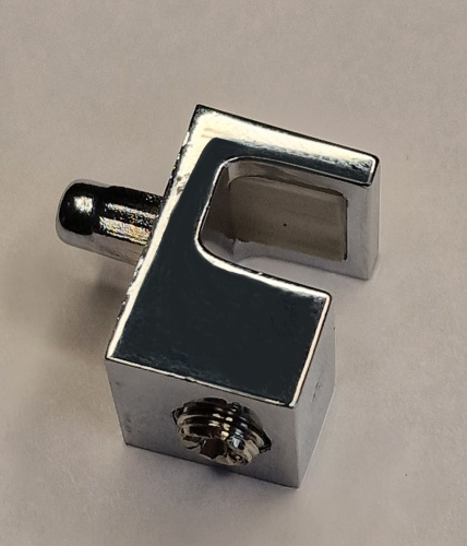 полкодержатель для стеклянных полок толщиной 5-6 мм,со штоком. хром купить в https://rmkmasterium.ru/